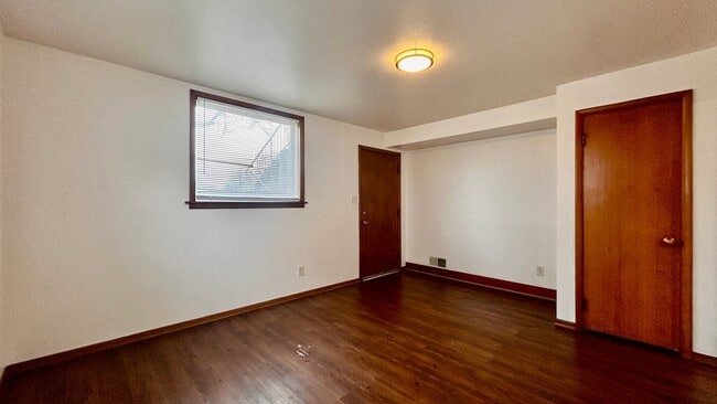 2901 E Wellesley Ave, Unit 3