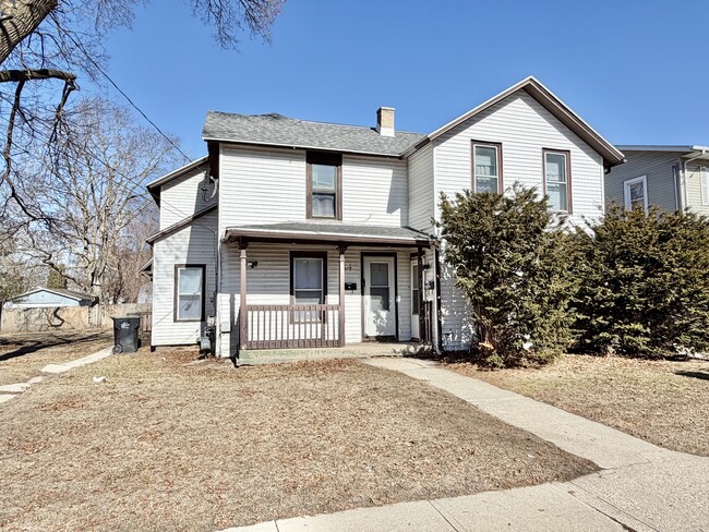 property at 757 W Grand Ave