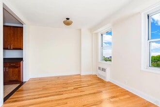 2400 Johnson Ave in Bronx, NY - Building Photo - Building Photo