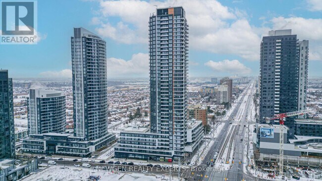 15 Watergarden Dr in Mississauga, ON - Building Photo - Building Photo