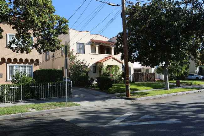 609 E Garfield Ave in Glendale, CA - Building Photo - Building Photo