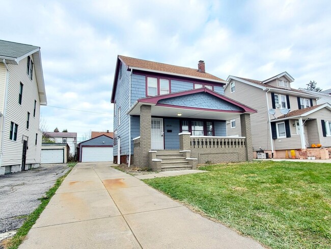 property at 13719 Thornhurst Ave