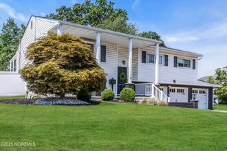10 Linda Cir in Matawan, NJ - Building Photo - Building Photo