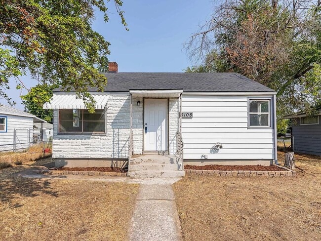 property at 5108 N Elm St