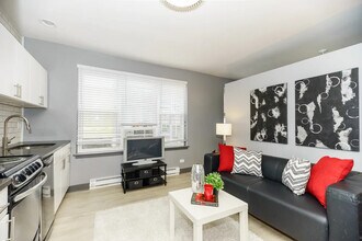 944 W Montrose Ave in Chicago, IL - Building Photo - Building Photo