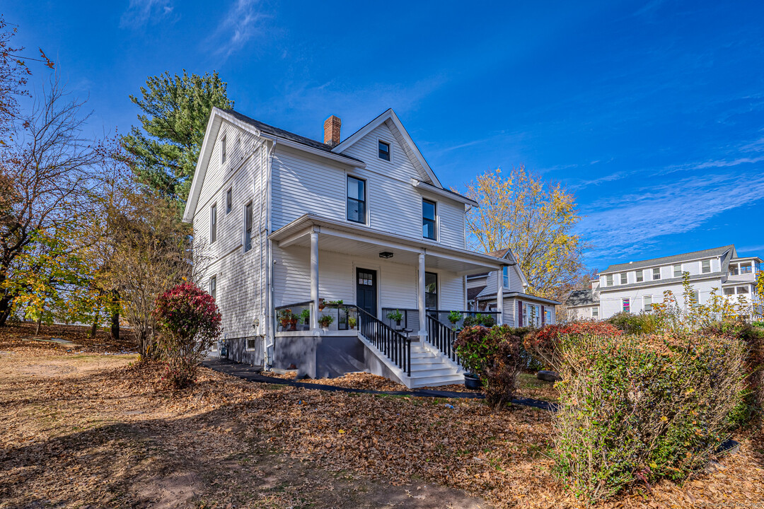 139 Oak St in Meriden, CT - Building Photo