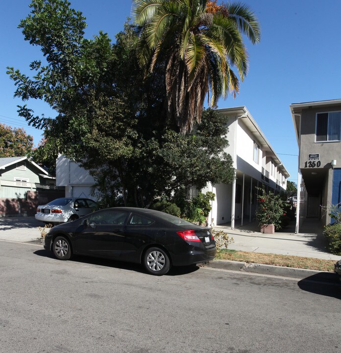 1352 N Citrus Ave in Los Angeles, CA - Building Photo