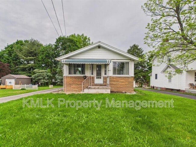 1654 Wakefield Ave in Youngstown, OH - Building Photo - Building Photo