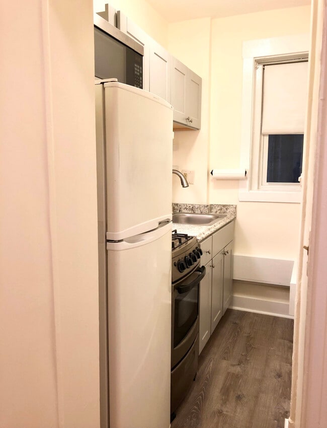 63 Burbank St, Unit 4 in Boston, MA - Building Photo - Building Photo