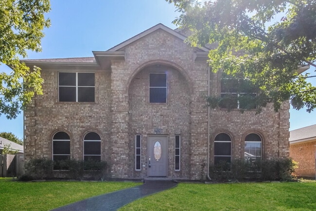 property at 2520 Buck Dr