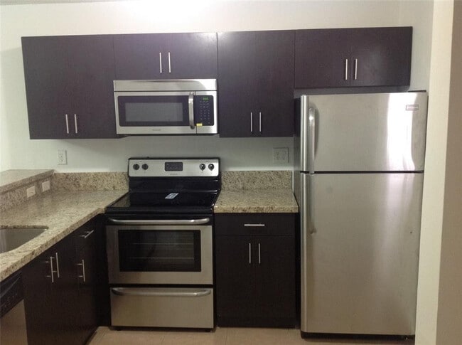 9968 Nob Hill Ln in Sunrise, FL - Building Photo - Building Photo