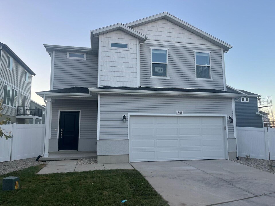 340 N Colonnade Rd in Saratoga Springs, UT - Building Photo