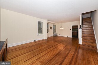 21 E Abington Ave in Philadelphia, PA - Building Photo - Building Photo
