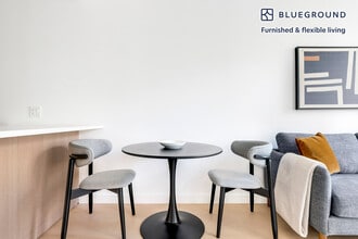 478 Kent Ave in Brooklyn, NY - Foto de edificio - Building Photo