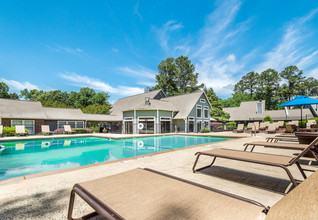 Rock Creek Apartments in Carrboro, NC - Foto de edificio - Building Photo