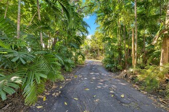10110 SW 66th St in Miami, FL - Building Photo - Building Photo