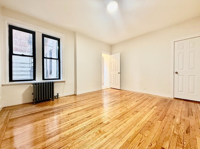 property at 2978 E 196th St