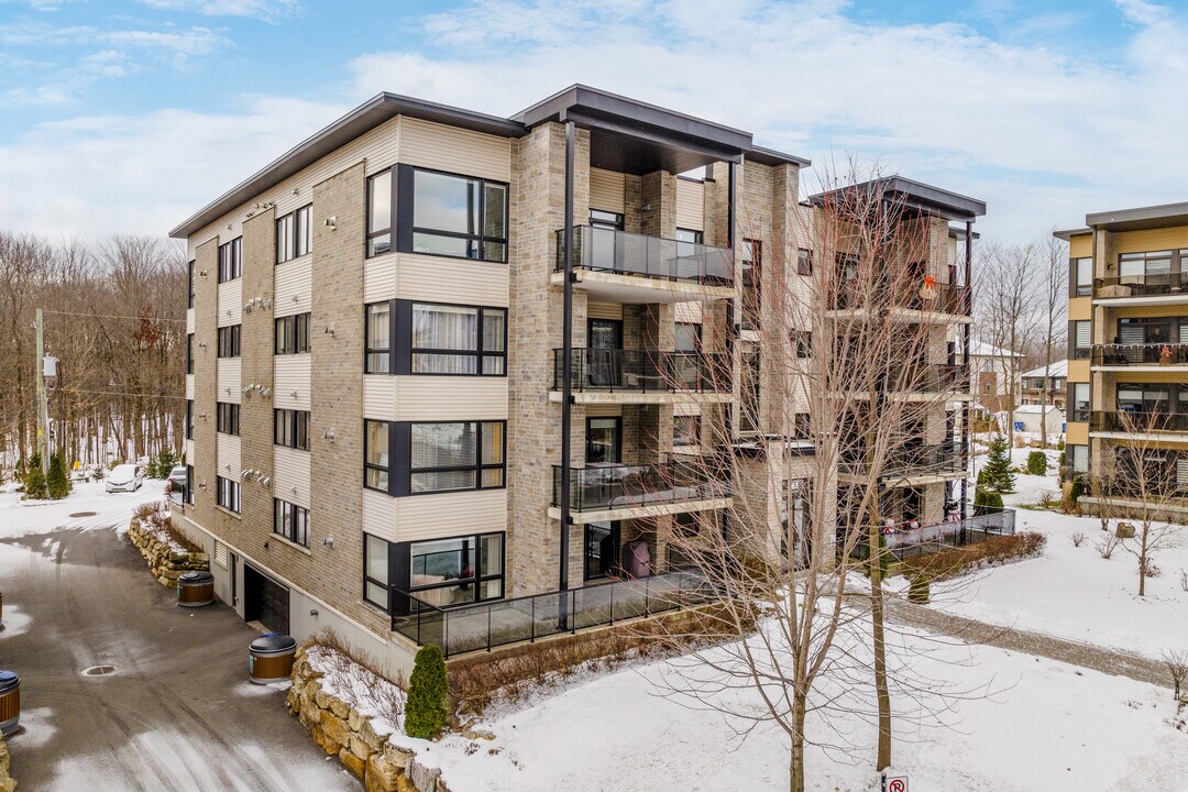 305 Radisson in St-Jérôme, QC - Building Photo