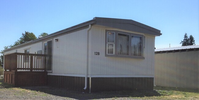 1530 Tamarack St in Sweet Home, OR - Building Photo - Building Photo