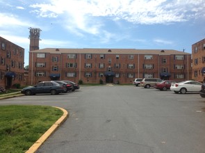 Victoria Crossing Apartments in Langley Park, MD - Building Photo - Building Photo