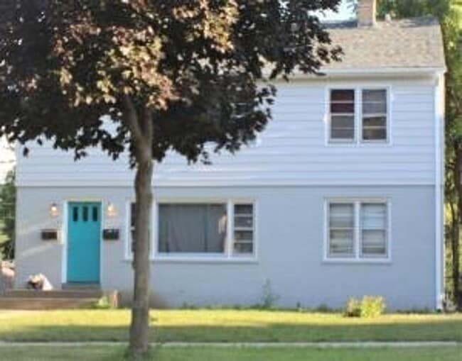 property at 8129 W Villard Ave