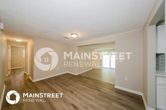 703 59th Ave Terrace W in Bradenton, FL - Foto de edificio - Building Photo