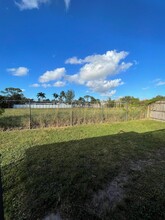 7803 Canal Dr in Greenacres, FL - Building Photo - Building Photo