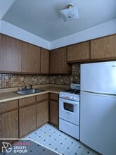 739 W Belmont Ave, Unit 306 in Chicago, IL - Foto de edificio - Building Photo