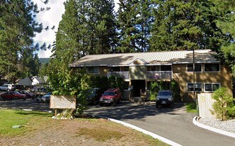 906 W 2nd St in Cle Elum, WA - Building Photo