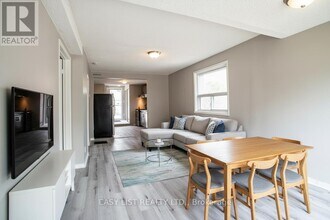 598 N Lake Rd in Richmond Hill, ON - Building Photo - Building Photo