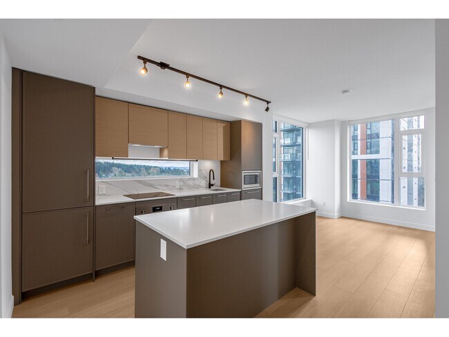 13725-13725 George Jct in Surrey, BC - Building Photo - Building Photo