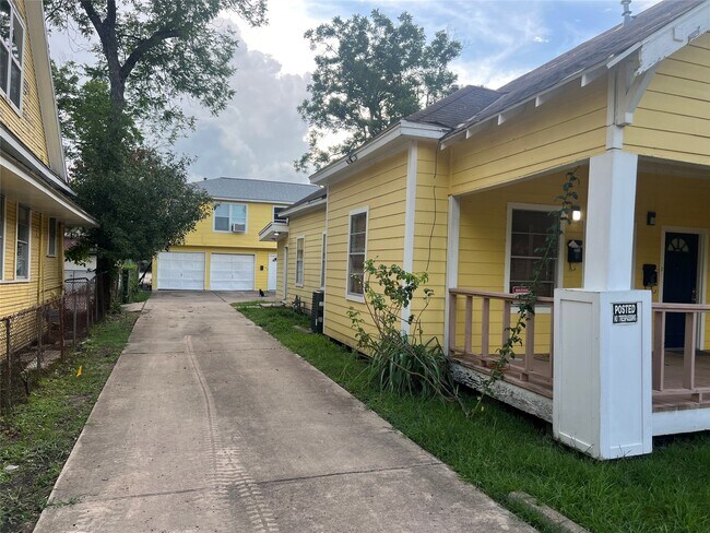 220 Stiles St in Houston, TX - Building Photo - Building Photo