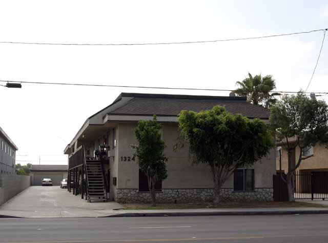 1324 S Greenwood Ave in Montebello, CA - Building Photo