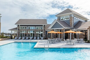 Trails at Hunter Pointe in Gallatin, TN - Building Photo