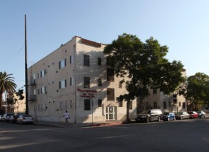 3006 Royal St in Los Angeles, CA - Foto de edificio - Building Photo