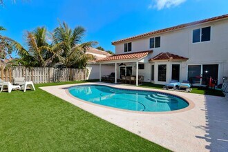 3149 NW 71st Ave in Margate, FL - Building Photo - Building Photo