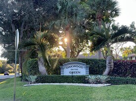 9865 Riverside Dr in Coral Springs, FL - Building Photo