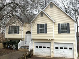 7339 Essex Dr in Douglasville, GA - Building Photo