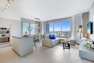 4010 S Ocean Dr in Hollywood, FL - Building Photo - Building Photo