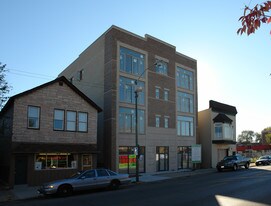 647-649 W 43rd St in Chicago, IL - Building Photo