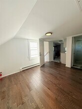 815 Carpenter Pl in Mamaroneck, NY - Building Photo - Building Photo