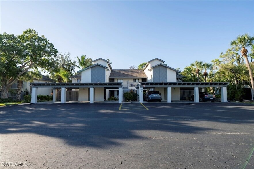 17456 Woodland Trace Dr in Ft. Myers, FL - Foto de edificio