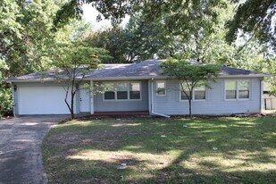 11301 E 47th St in Kansas City, MO - Building Photo