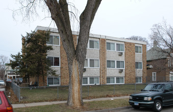 3132 S Pleasant Ave in Minneapolis, MN - Building Photo - Building Photo