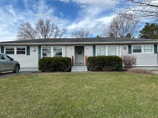 390 Queen City Park Rd in South Burlington, VT - Building Photo