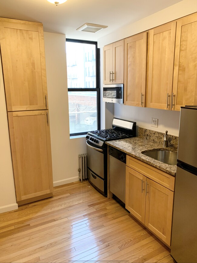 3220 35th St, Unit 2