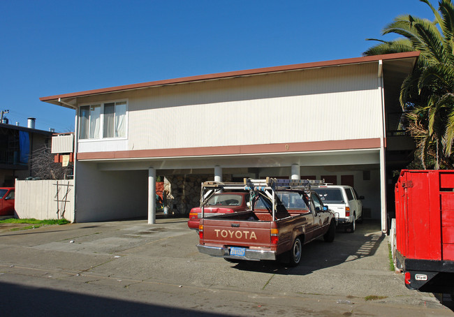 9 Charlotte Dr in San Rafael, CA - Building Photo - Building Photo