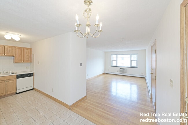 286 Grove St in Newton, MA - Foto de edificio - Building Photo