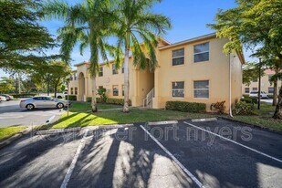 4241 Bellasol Cir in Ft. Myers, FL - Building Photo