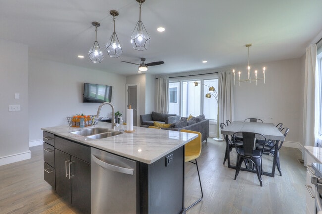 106 N 8th St in Nashville, TN - Building Photo - Building Photo